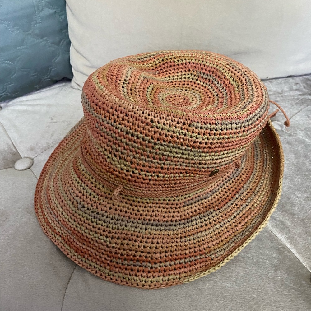 Helen Kaminski sun hat